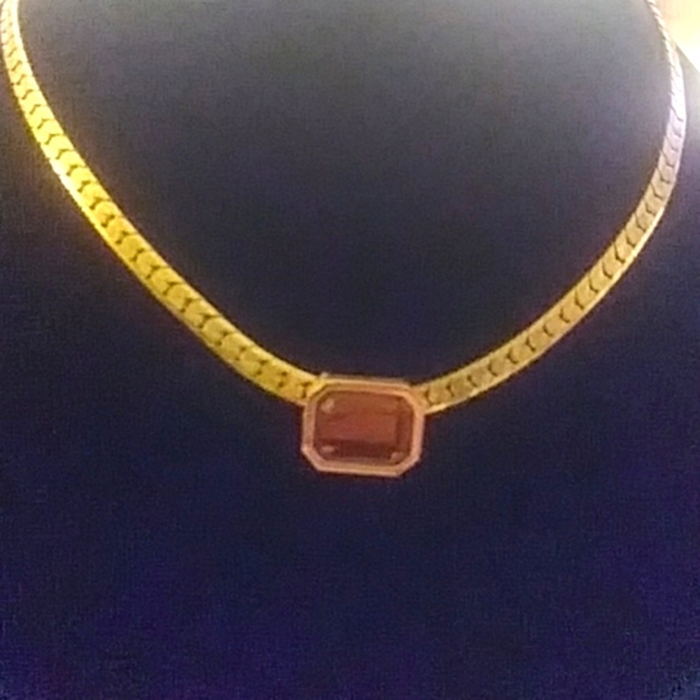 3 Enhansers Vintage avon necklace. - Picture 4 of 5